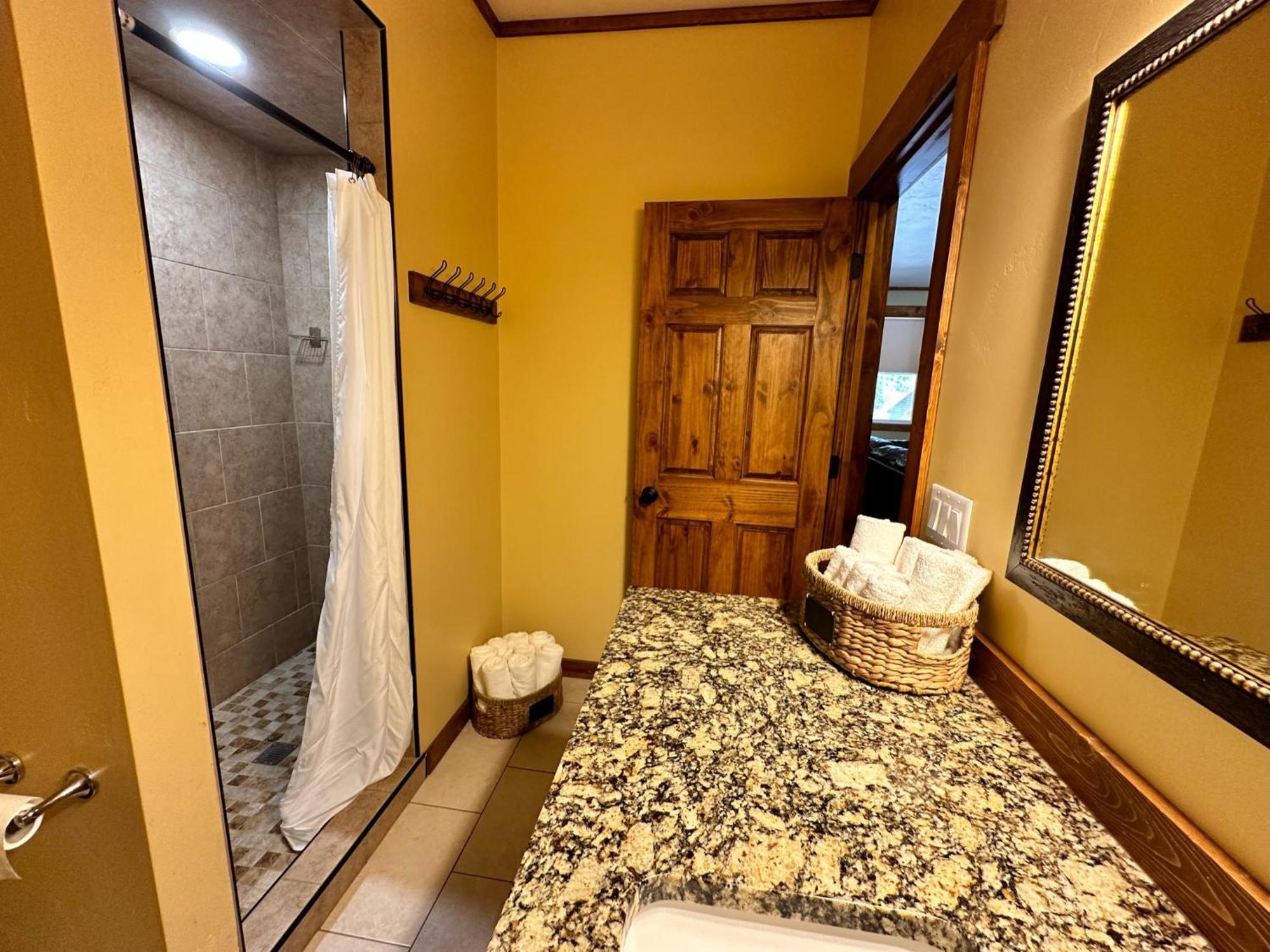 Yellowstone Cabins And Rv West Yellowstone Ngoại thất bức ảnh