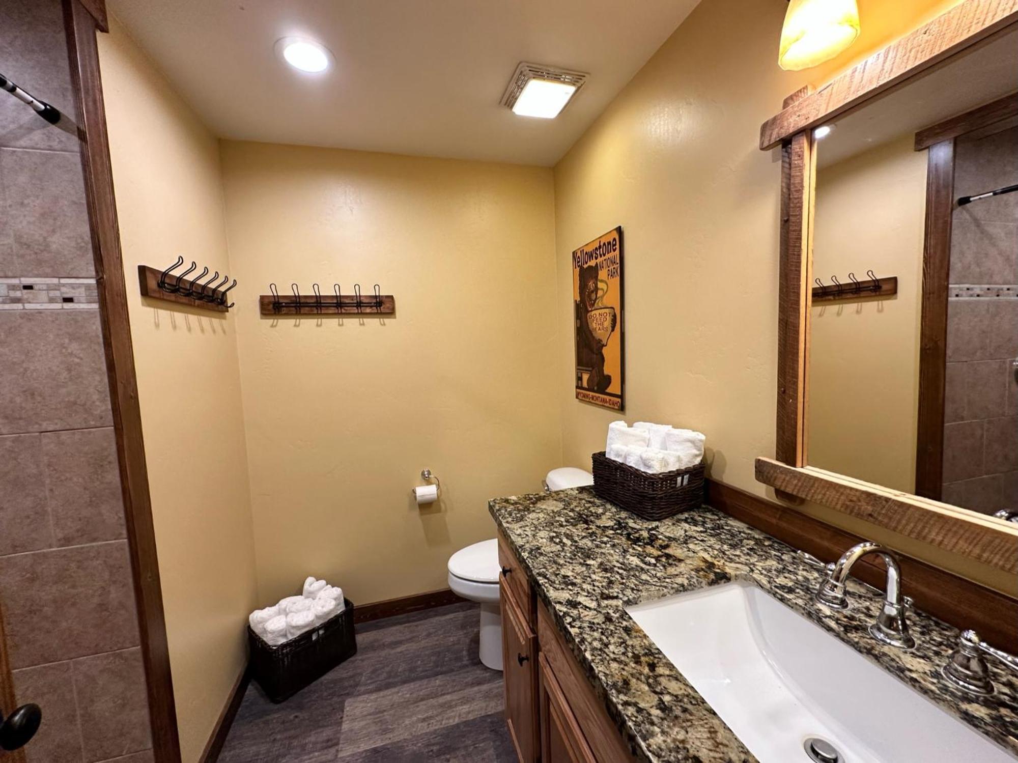 Yellowstone Cabins And Rv West Yellowstone Ngoại thất bức ảnh