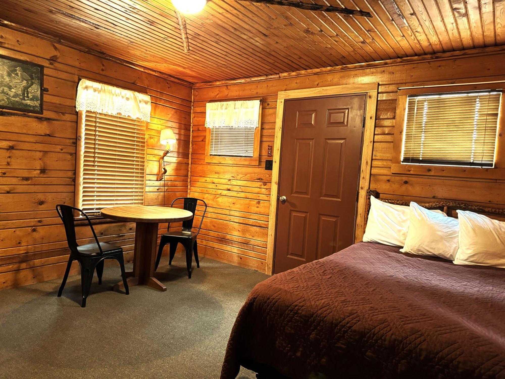Yellowstone Cabins And Rv West Yellowstone Ngoại thất bức ảnh