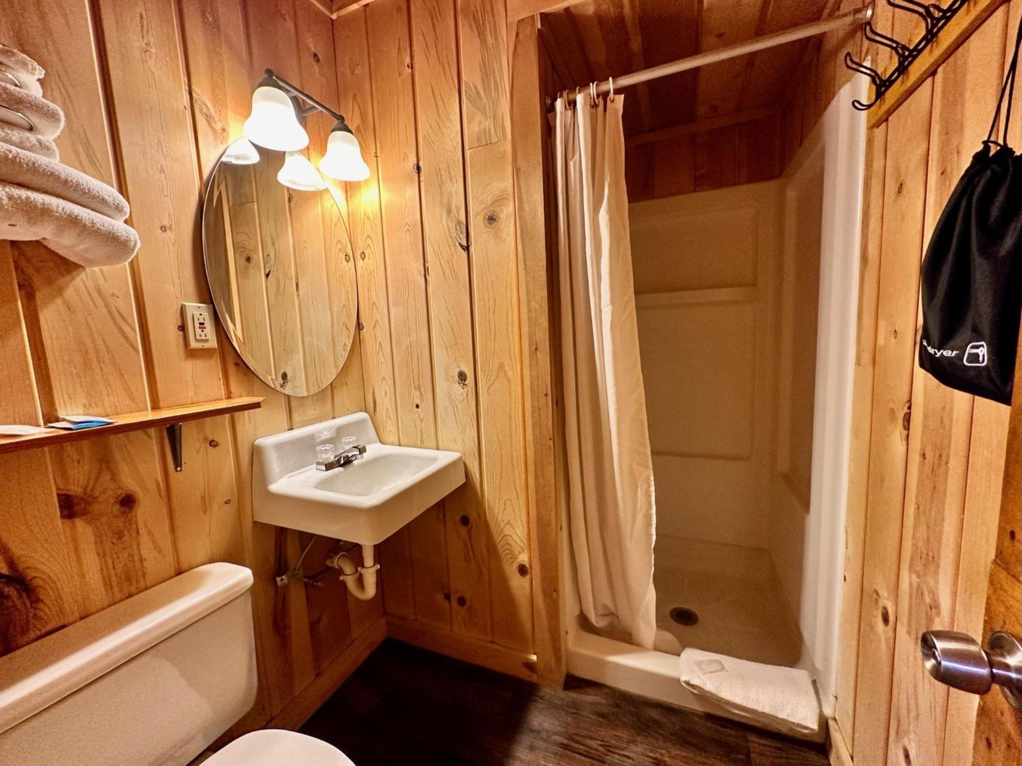 Yellowstone Cabins And Rv West Yellowstone Ngoại thất bức ảnh